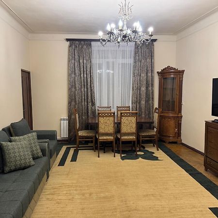Apartments On Paronyan 15 Ереван Екстериор снимка