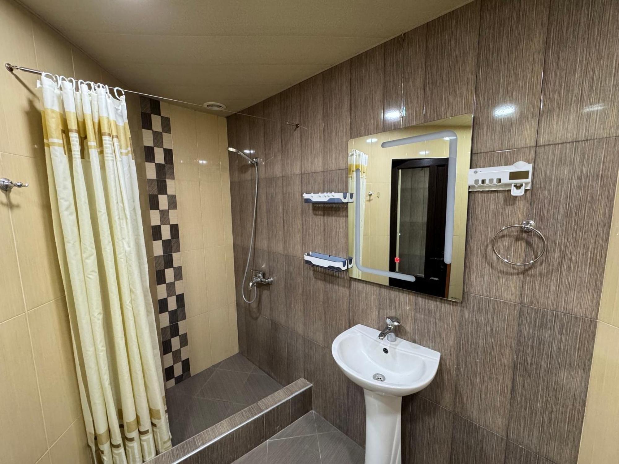 Apartments On Paronyan 15 Ереван Екстериор снимка